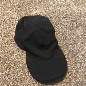 Black lulu lemon hat